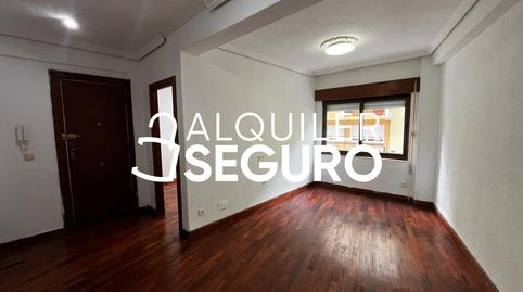 Foto 2 de Pis de lloguer a Julián Urbina , Inmobiliaria - Barreda, Torrelavega