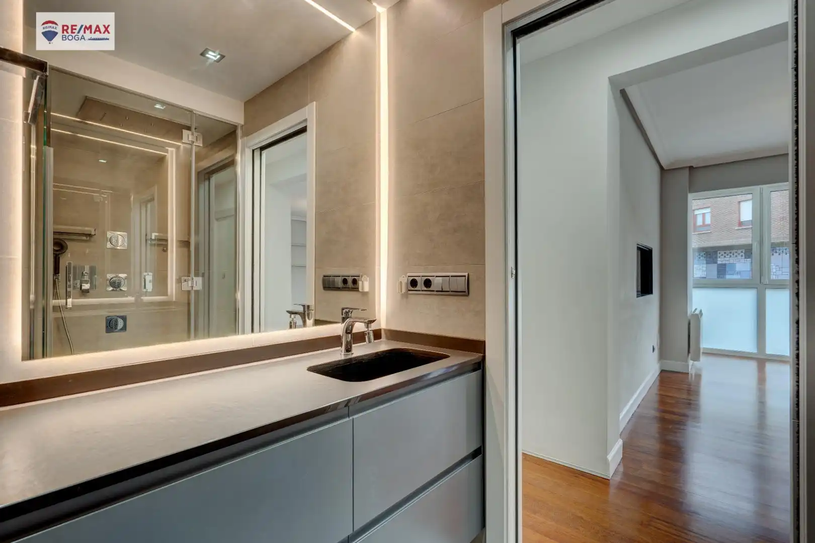 Badezimmer von Wohnung zum Verkauf in Zarautz mit Privatgarten