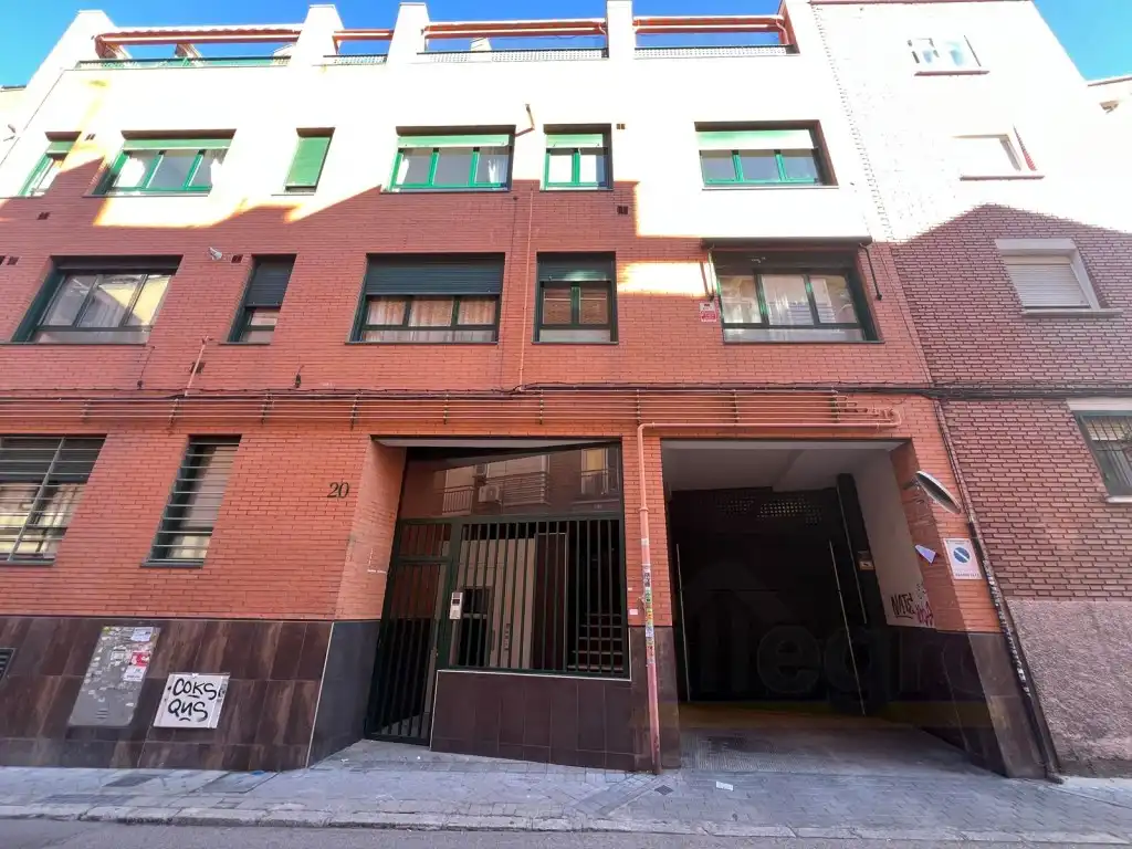 Exterior view of Garage for sale in Madrid