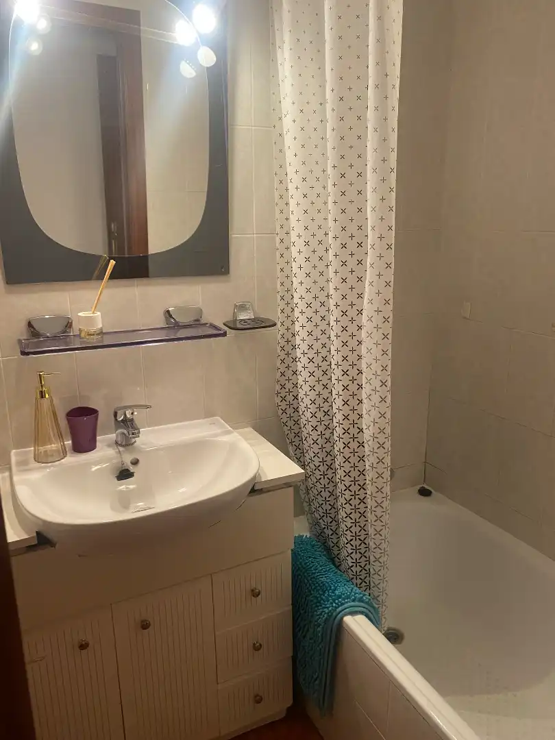Bany de Pis de lloguer en Huesca amb Calefacció, Terrassa i Piscina