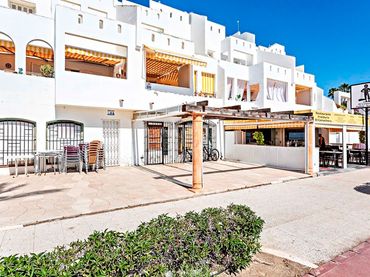 Local comercial en alquiler en Avenida Maricielo 20