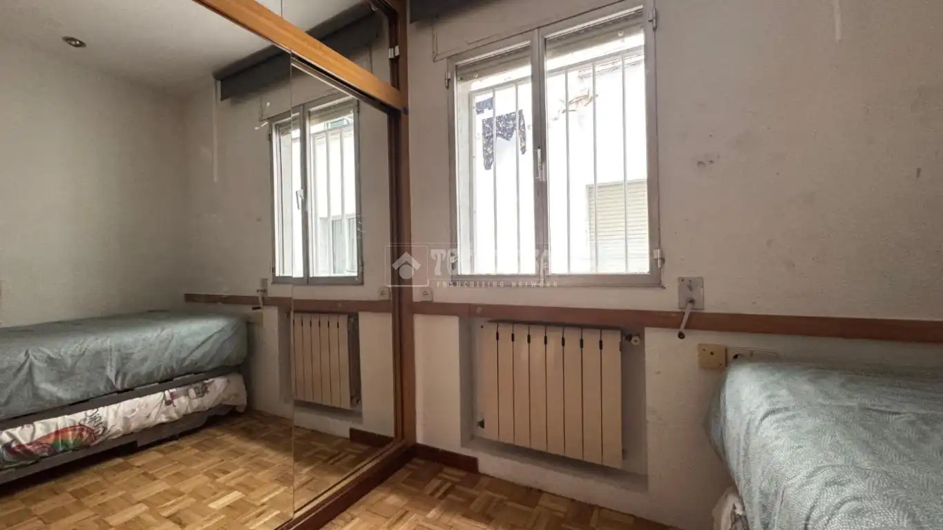 Bedroom of Flat for sale in Madrid  with Heating, Parquet flooring and Terrace