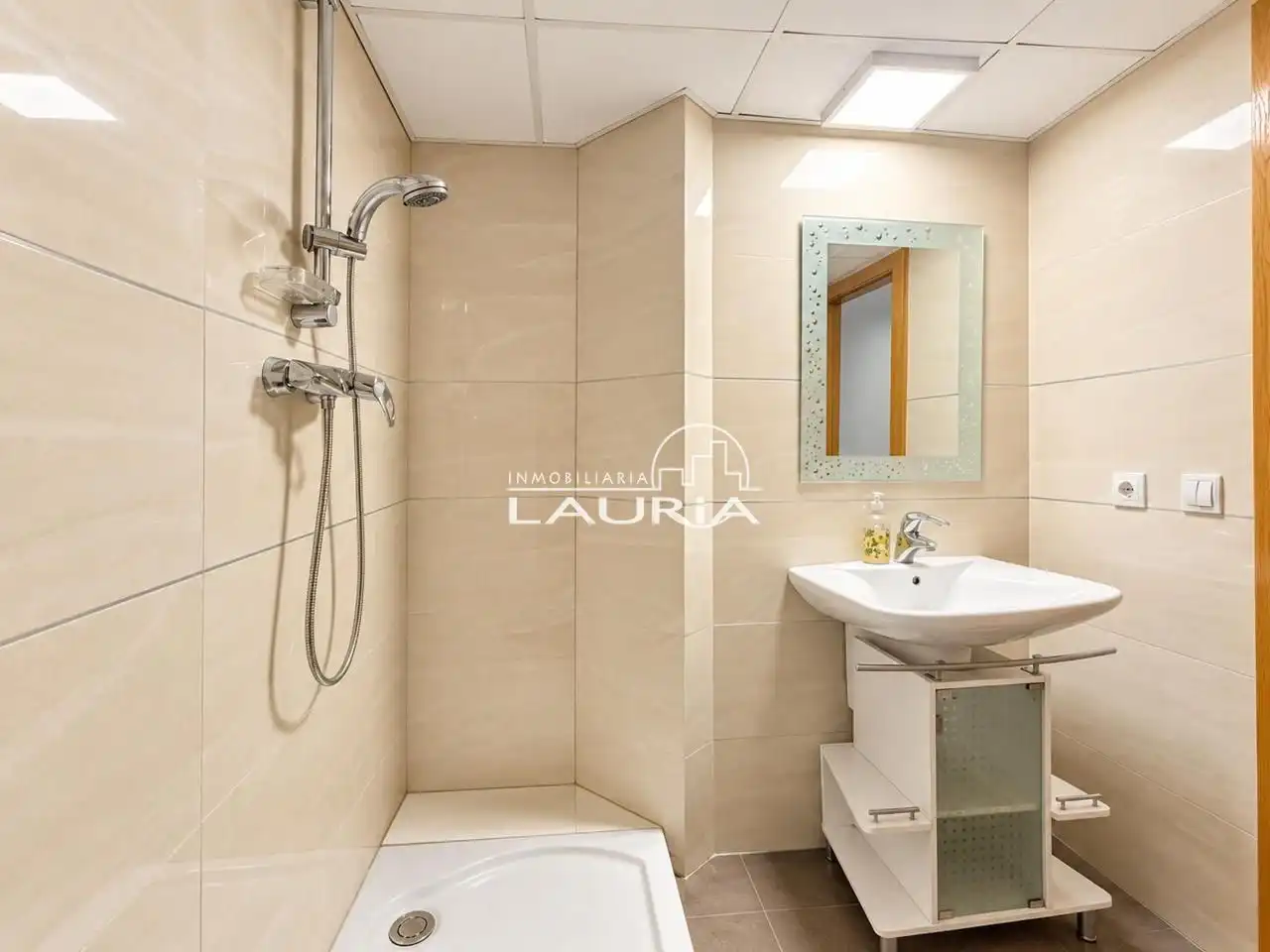 Bathroom of Flat for rent in L'Eixample
