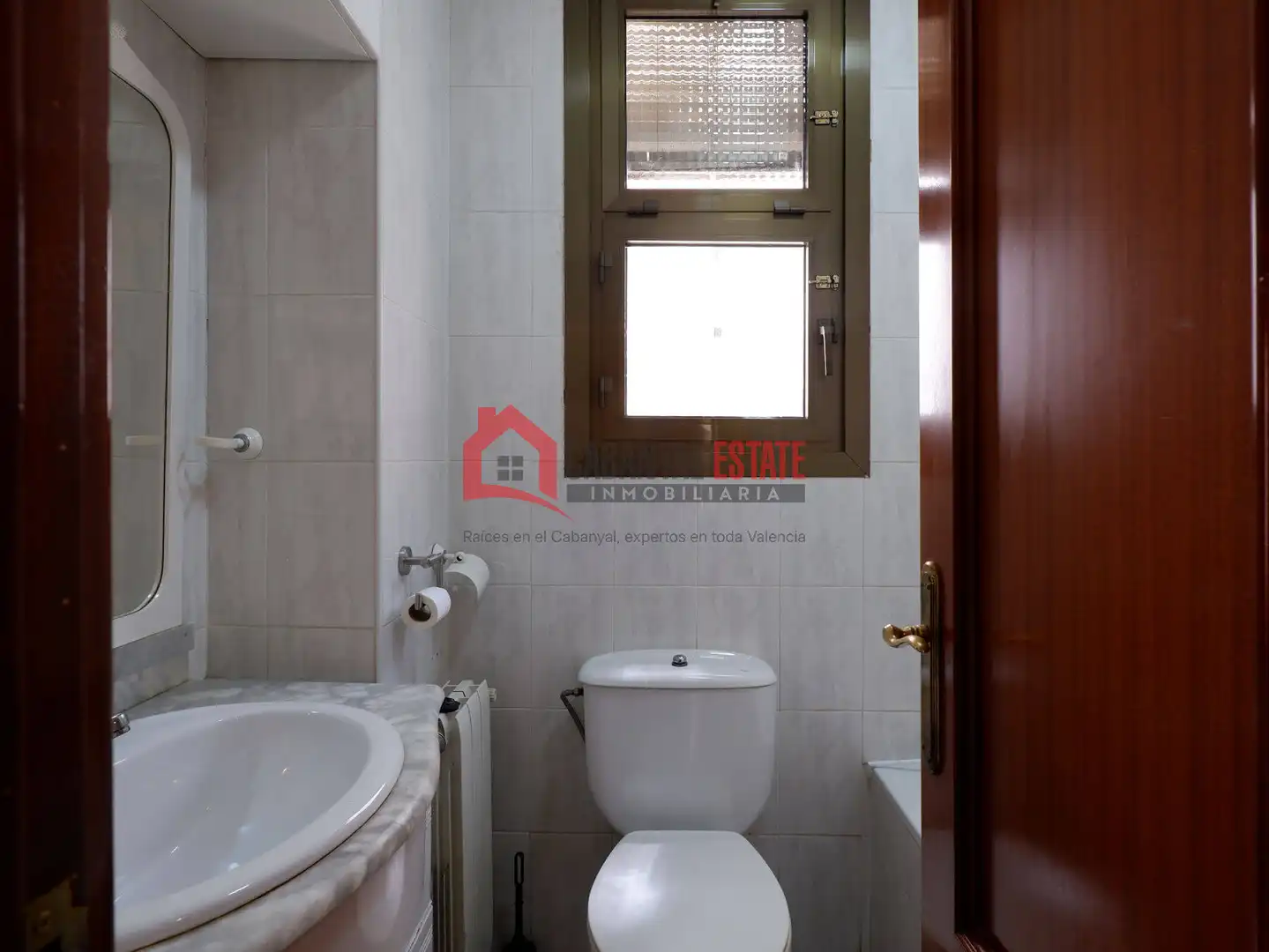 Bany de Apartament de lloguer en Valencia amb Aire condicionat, Moblat i Balcó