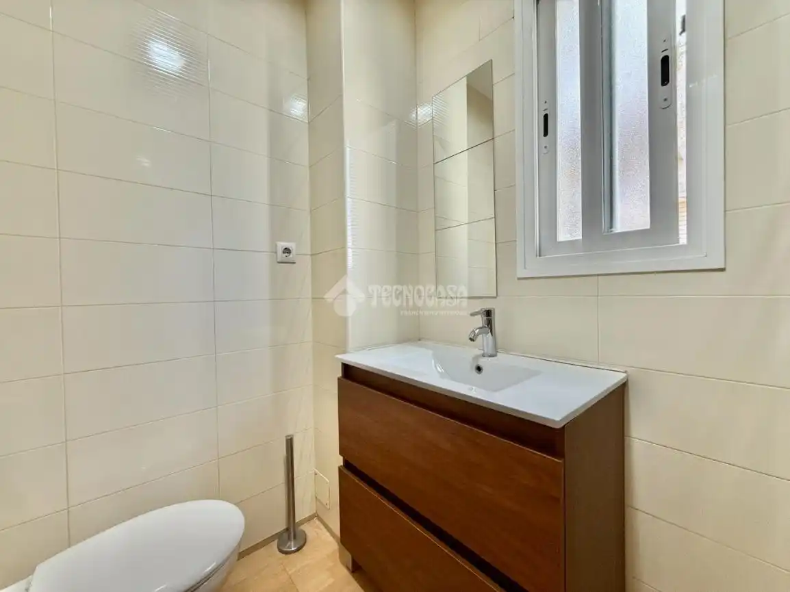 Badezimmer von Maisonette zum Verkauf in Alcalá de Henares mit Klimaanlage, Terrasse und Balkon