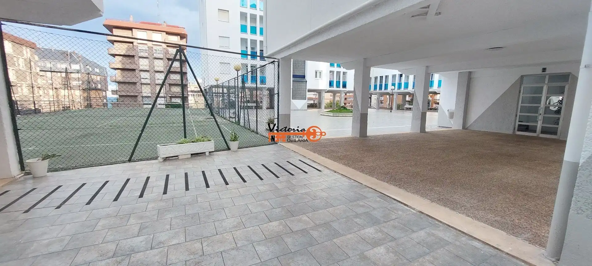 Terraza de Dúplex en venta en Castro-Urdiales con Calefacción, Trastero y Piscina comunitaria