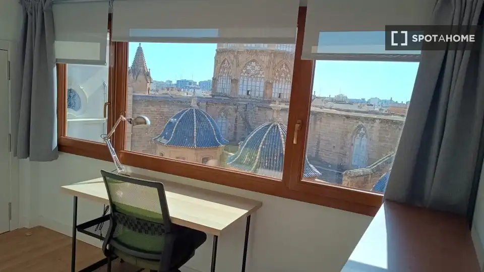 Piso con terraza en alquiler en Ciutat Vella, imagen 6