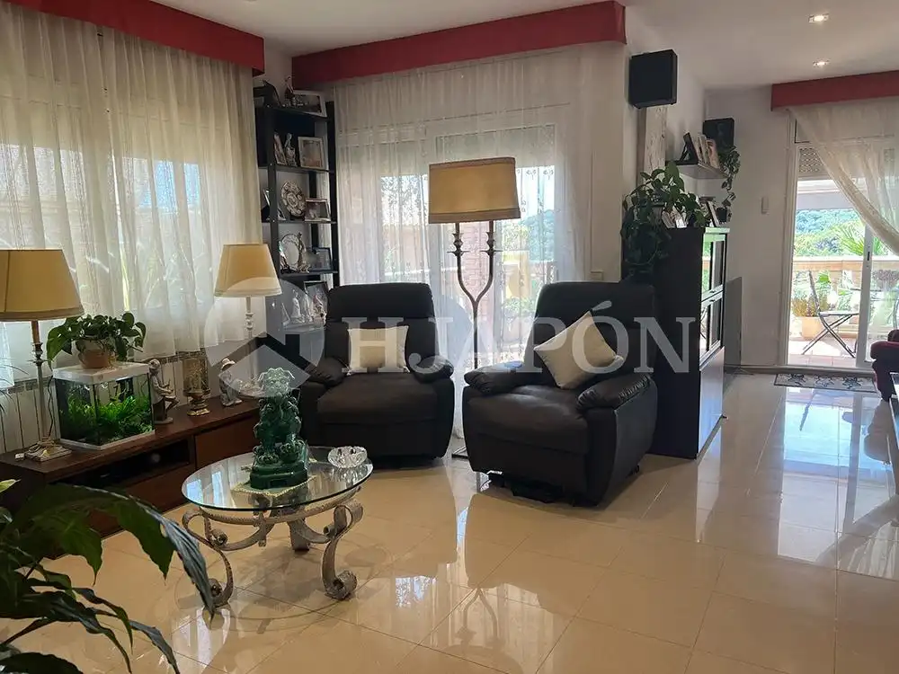 Sala d'estar de Casa o xalet en venda en Vilassar de Dalt amb Aire condicionat, Calefacció i Jardí privat