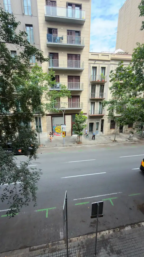 Vista exterior de Piso en venta en Barcelona con Calefacción, Parquet y Trastero