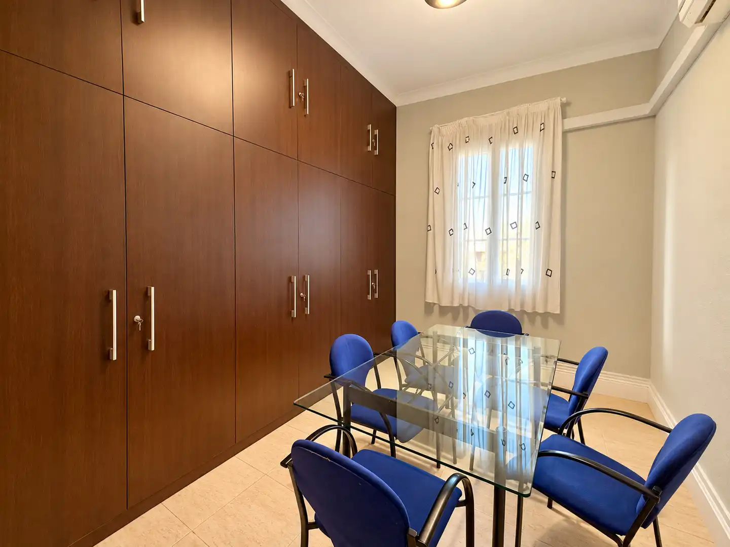 Comedor de Piso en venta en Barcelona con Balcón