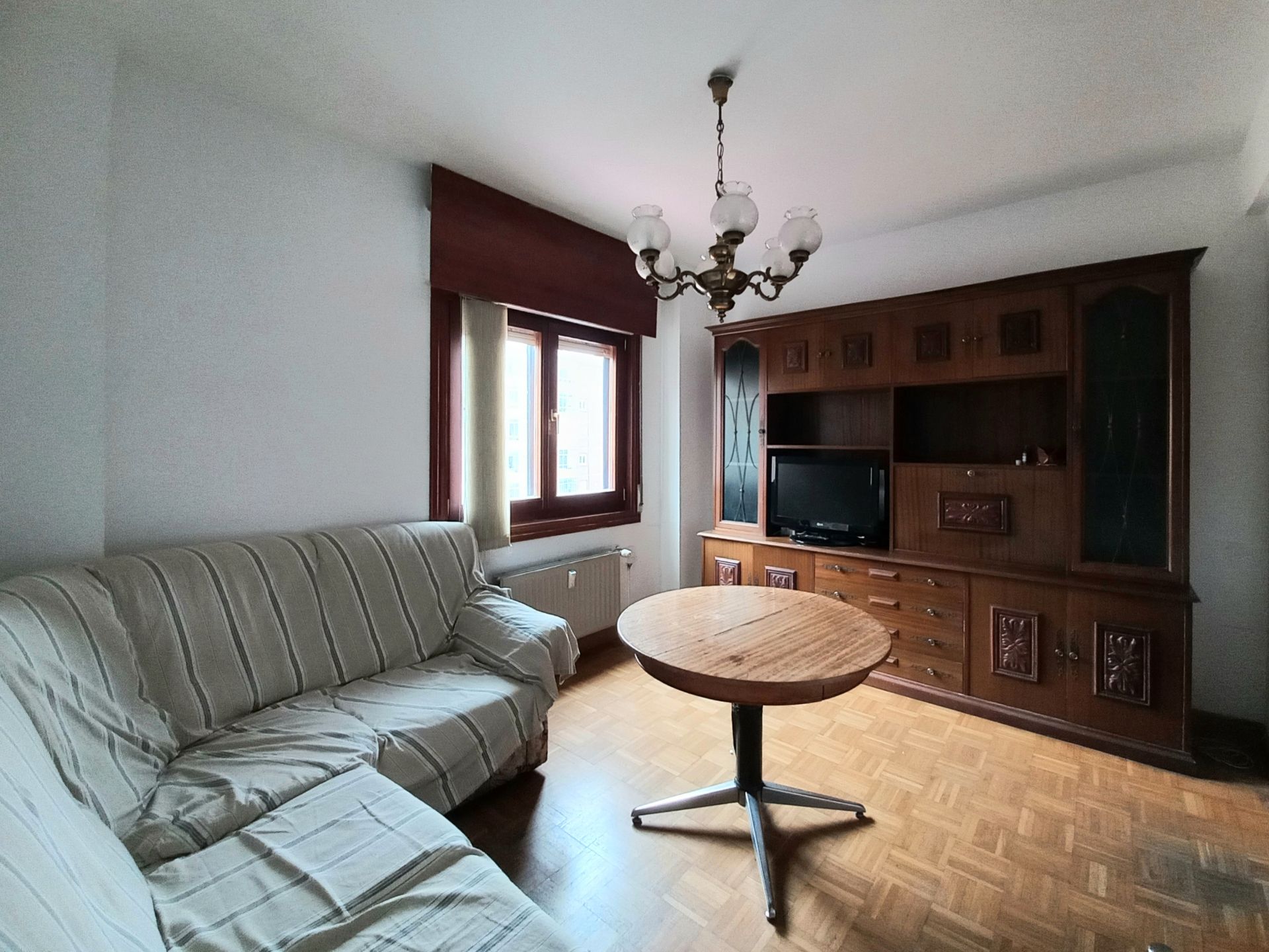 Sala d'estar de Pis en venda en Burgos Capital amb Calefacció i Traster