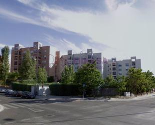 Vista exterior de Àtic en venda en Móstoles amb Calefacció, Parquet i Terrassa