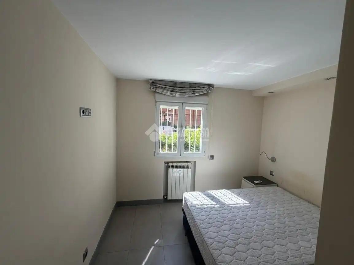 Bedroom of Flat for rent in Madrid  with Air Conditioner and Heating