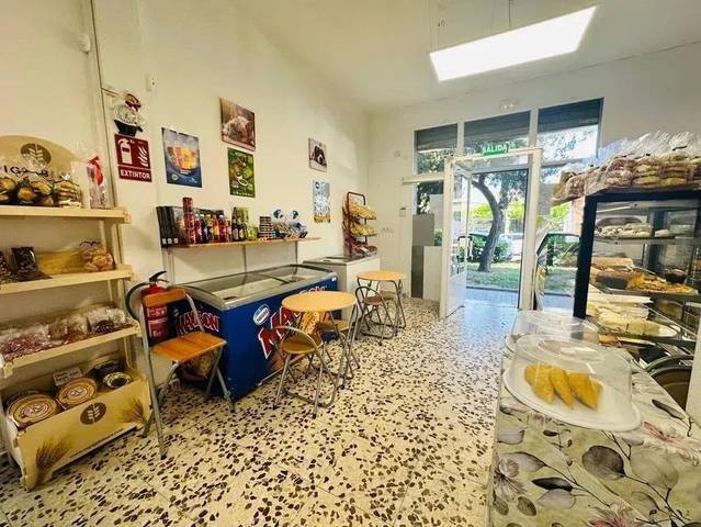 Local comercial en Alquiler en Cuevas - Ilustración