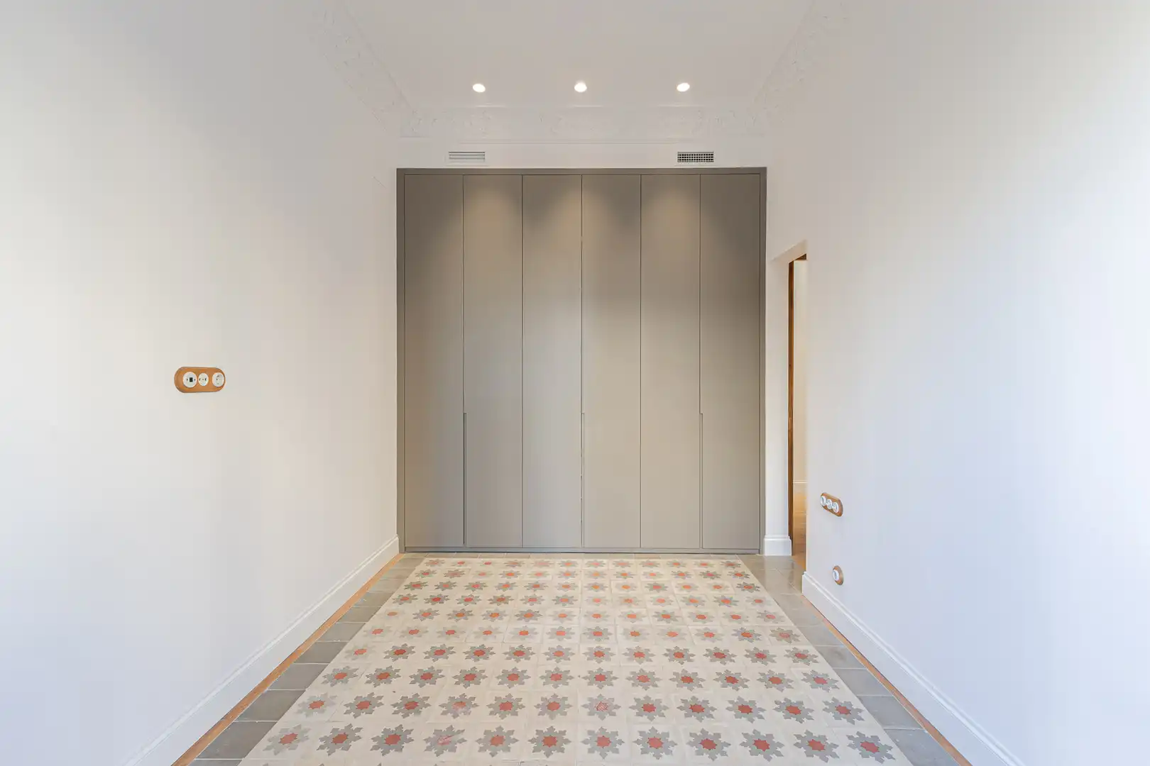 Wohnung zum Verkauf in Barcelona mit Klimaanlage, Heizung und Balkon