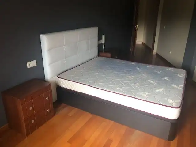 Schlafzimmer von Wohnung zur Miete in Poio mit Heizung