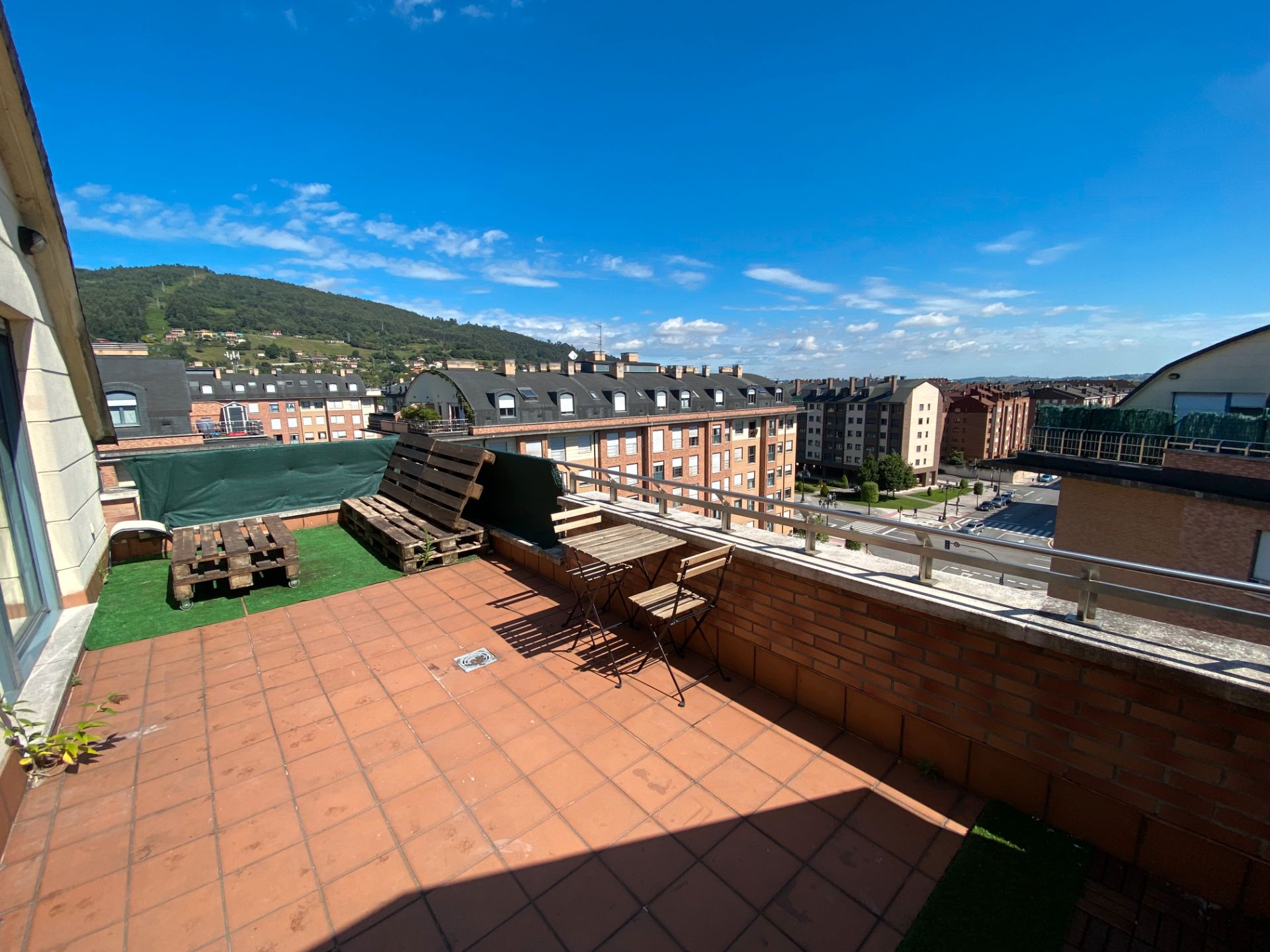 Terrassa de Dúplex en venda en Oviedo  amb Calefacció i Terrassa