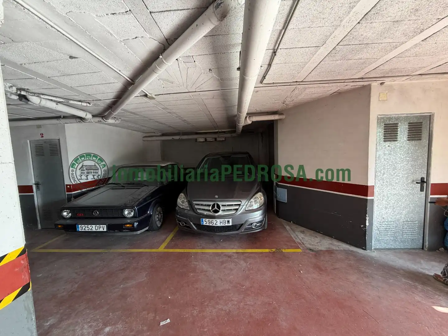 Aparcament de Apartament en venda en Pontevedra Capital  amb Calefacció i Traster