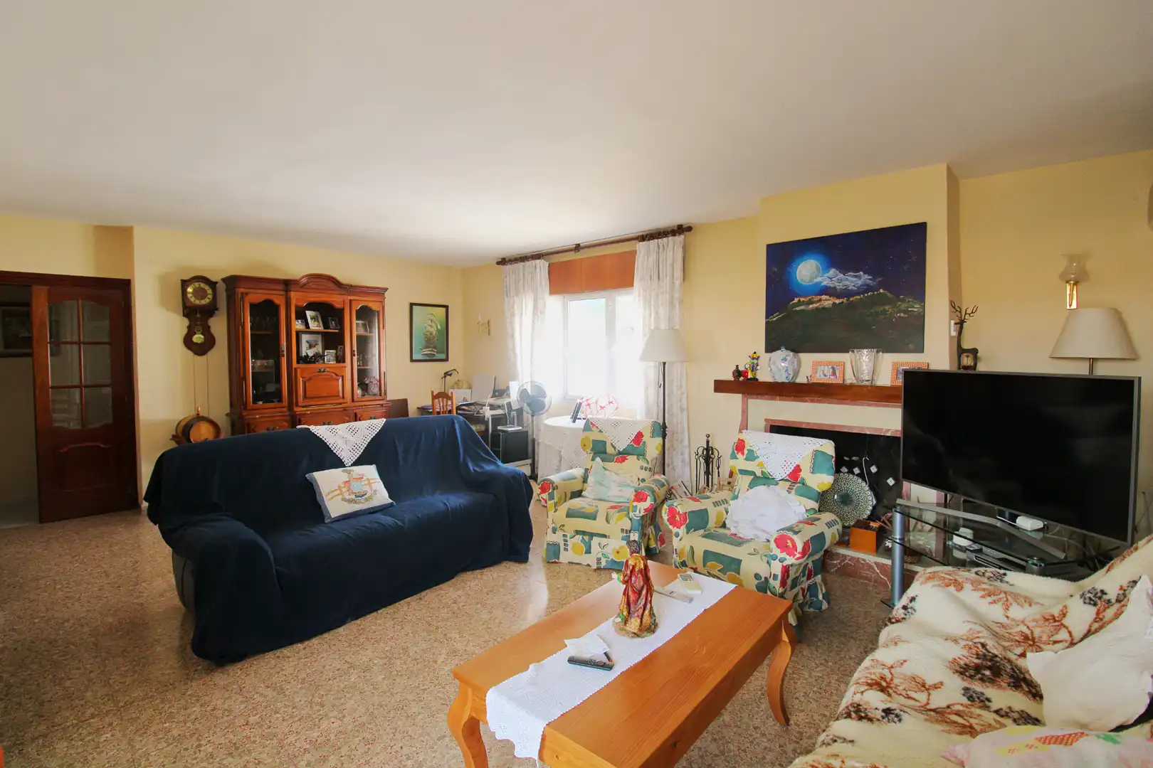 Sala de estar de Casa o chalet en venta en Alhaurín de la Torre con Aire acondicionado, Calefacción y Jardín privado