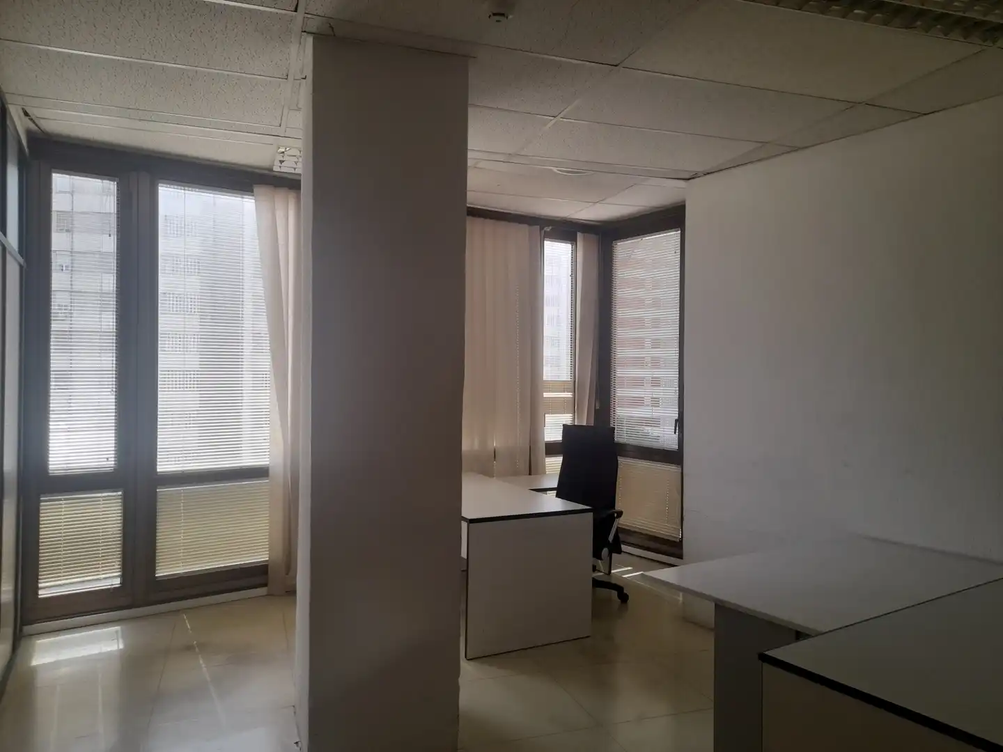 Oficina de lloguer en L'Hospitalet de Llobregat amb Aire condicionat i Calefacció