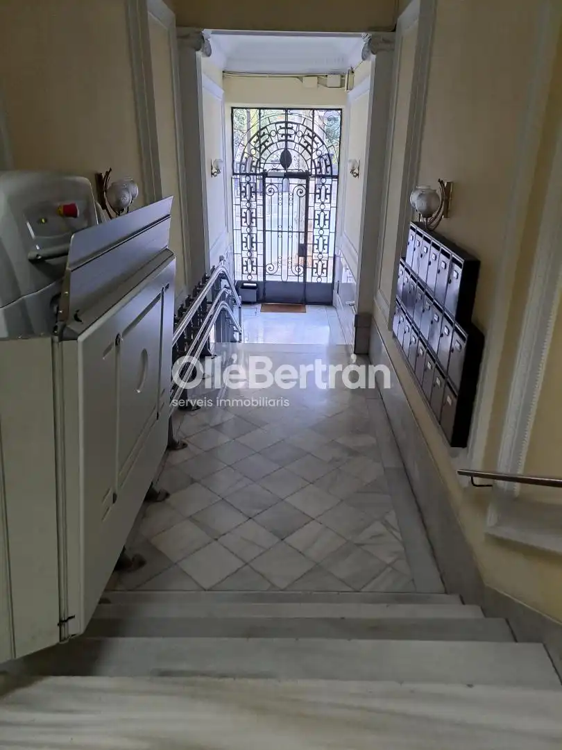 Flat for sale in Barcelona  with Balcony