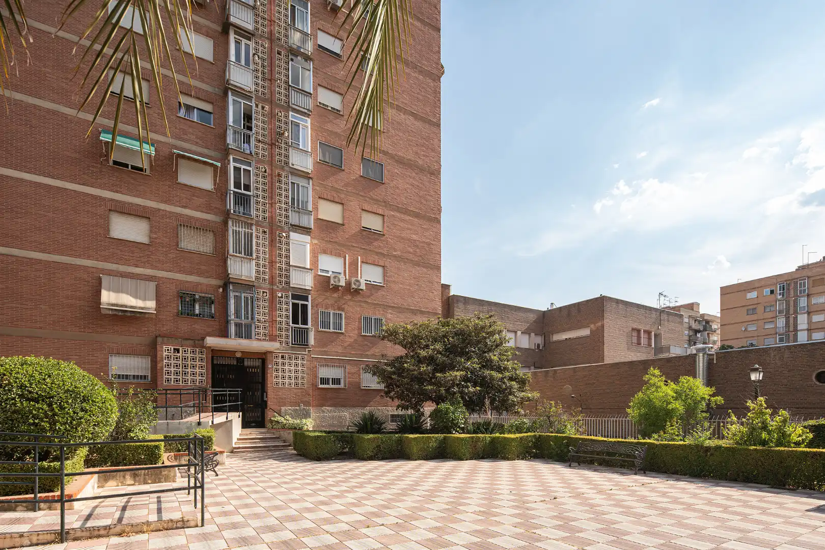 Exterior view of Flat for sale in Granada  with Air Conditioner, Parquet flooring and Terrace