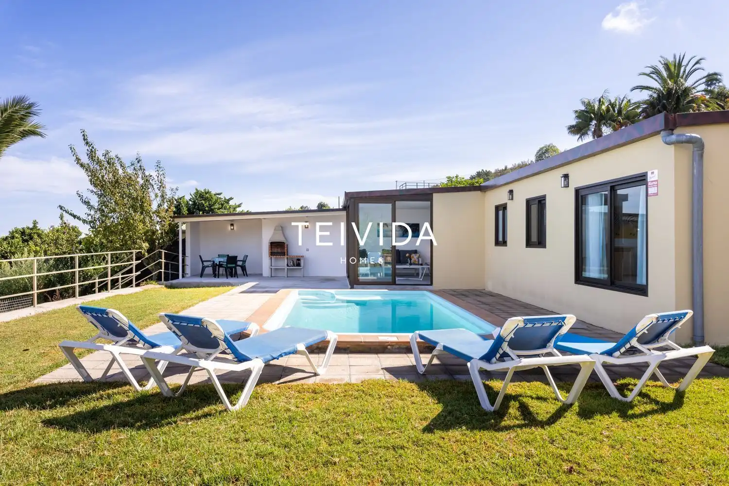 Vista exterior de Casa o chalet en venta en Santa Úrsula con Jardín privado y Piscina