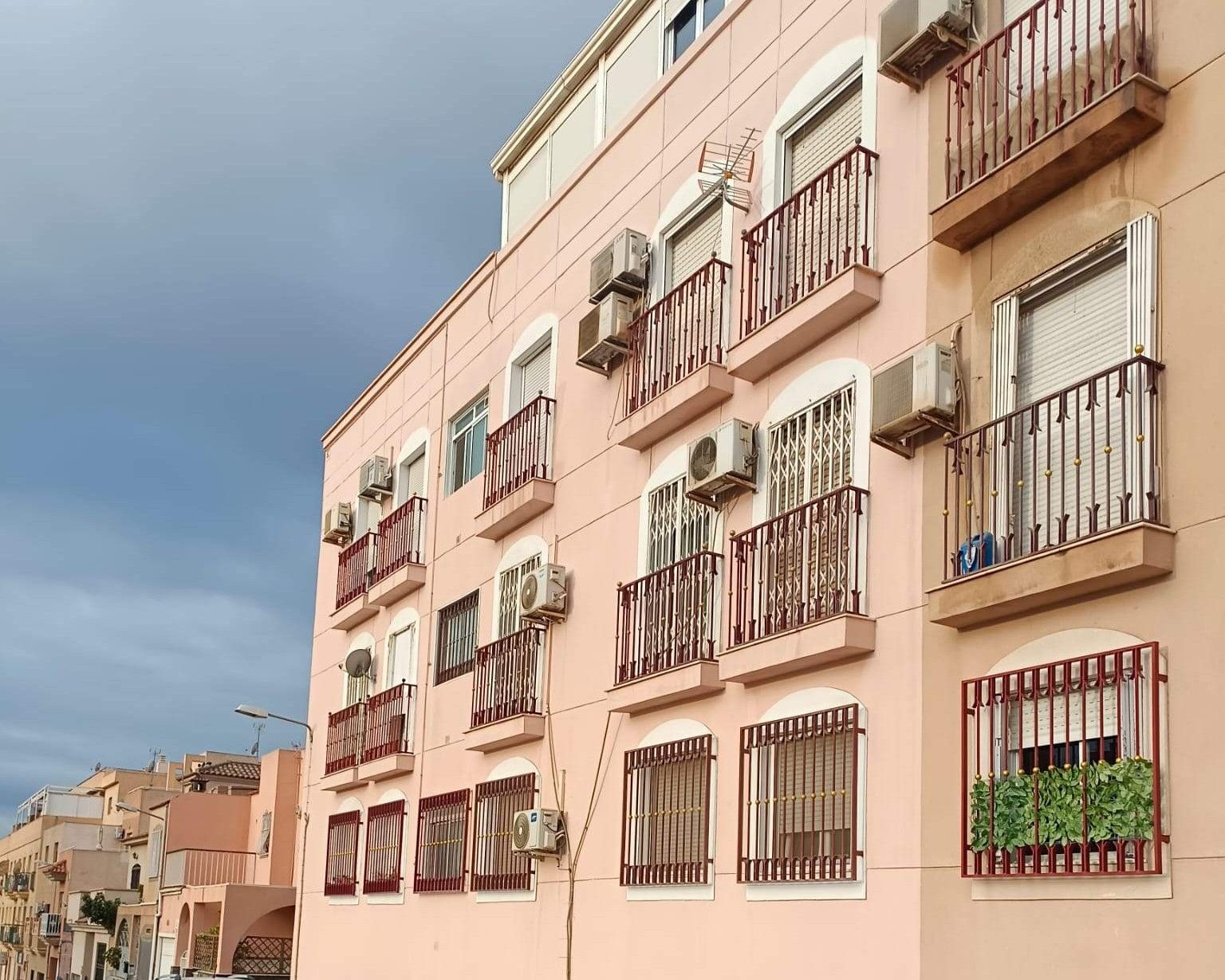 Vista exterior de Pis en venda en  Almería Capital