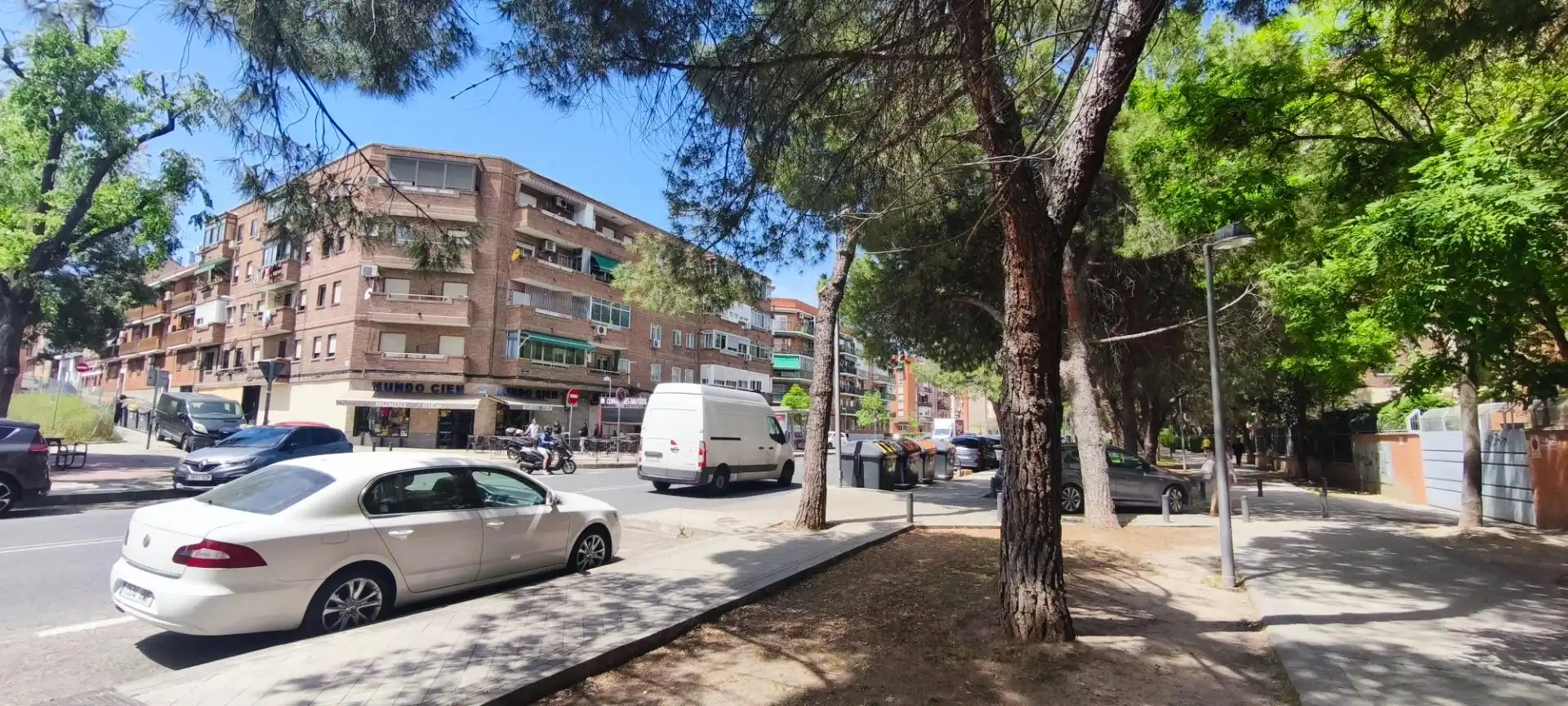 Außenansicht von Wohnungen zum Verkauf in Madrid