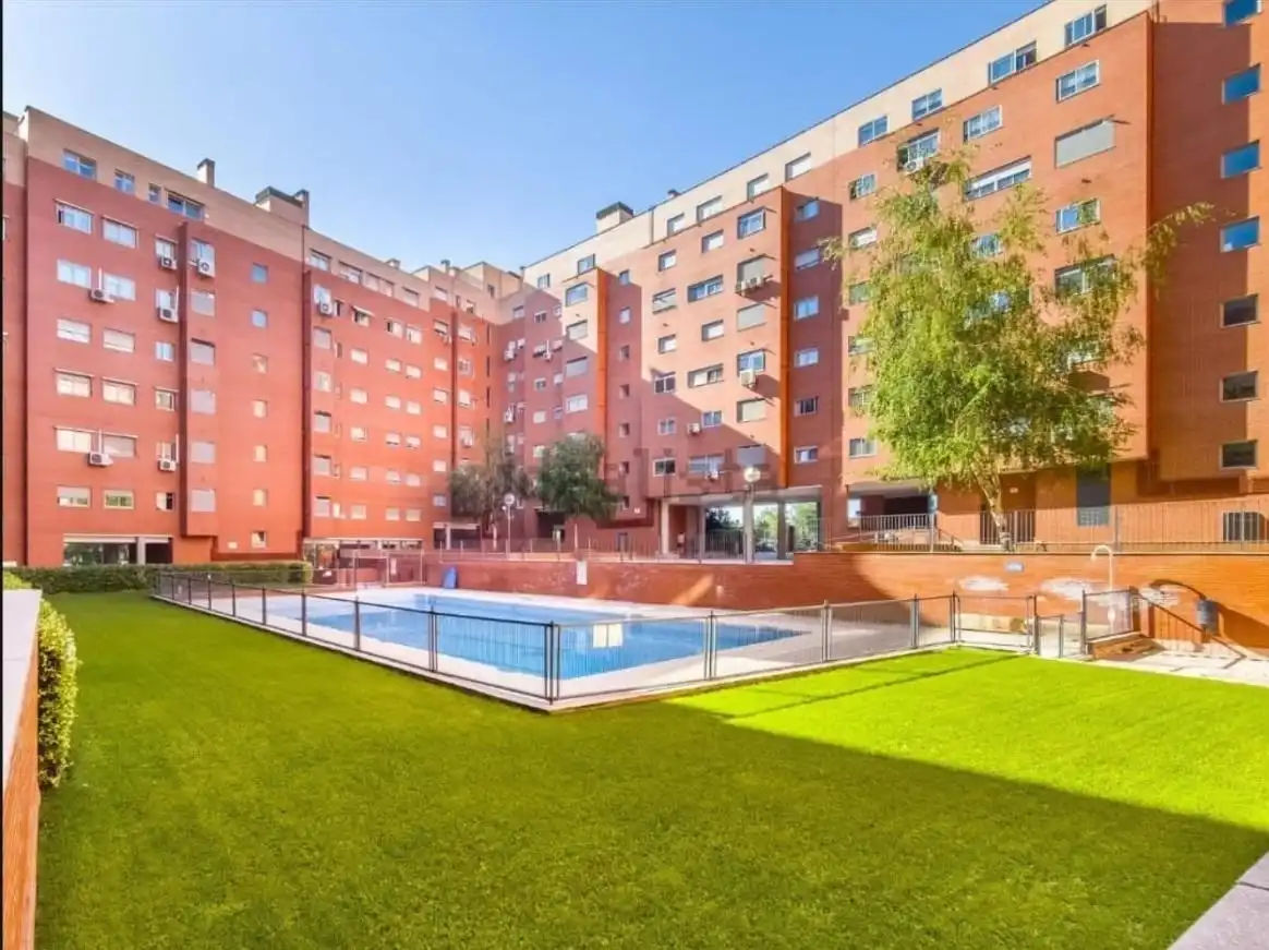 Piscina de Ático en venta en Madrid con Aire acondicionado, Calefacción y Parquet