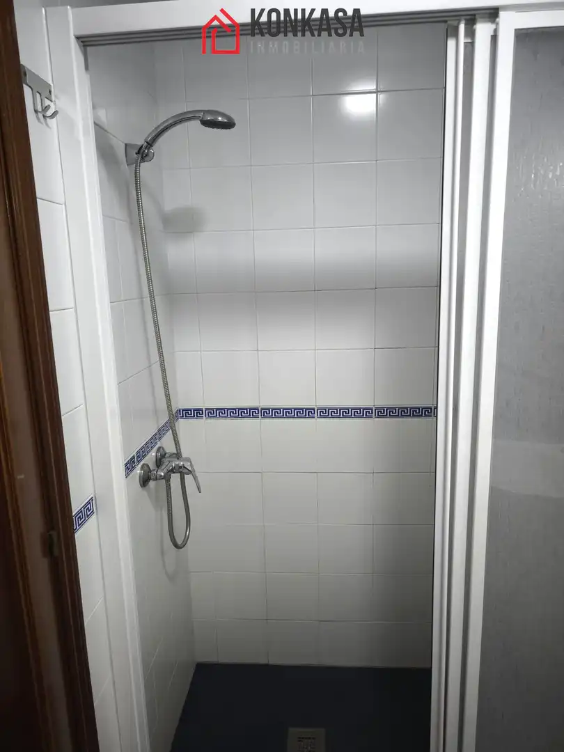 Bathroom of Flat for sale in Arcos de la Frontera  with Storage room