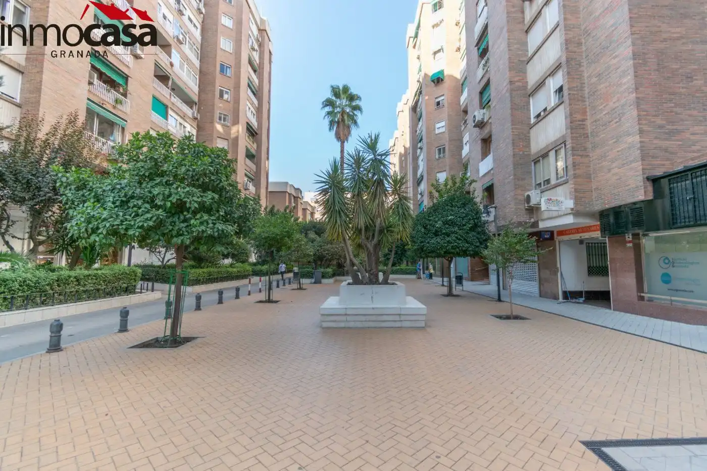 Exterior view of Commercial properties for sale in Granada  with Air Conditioner and Furnished