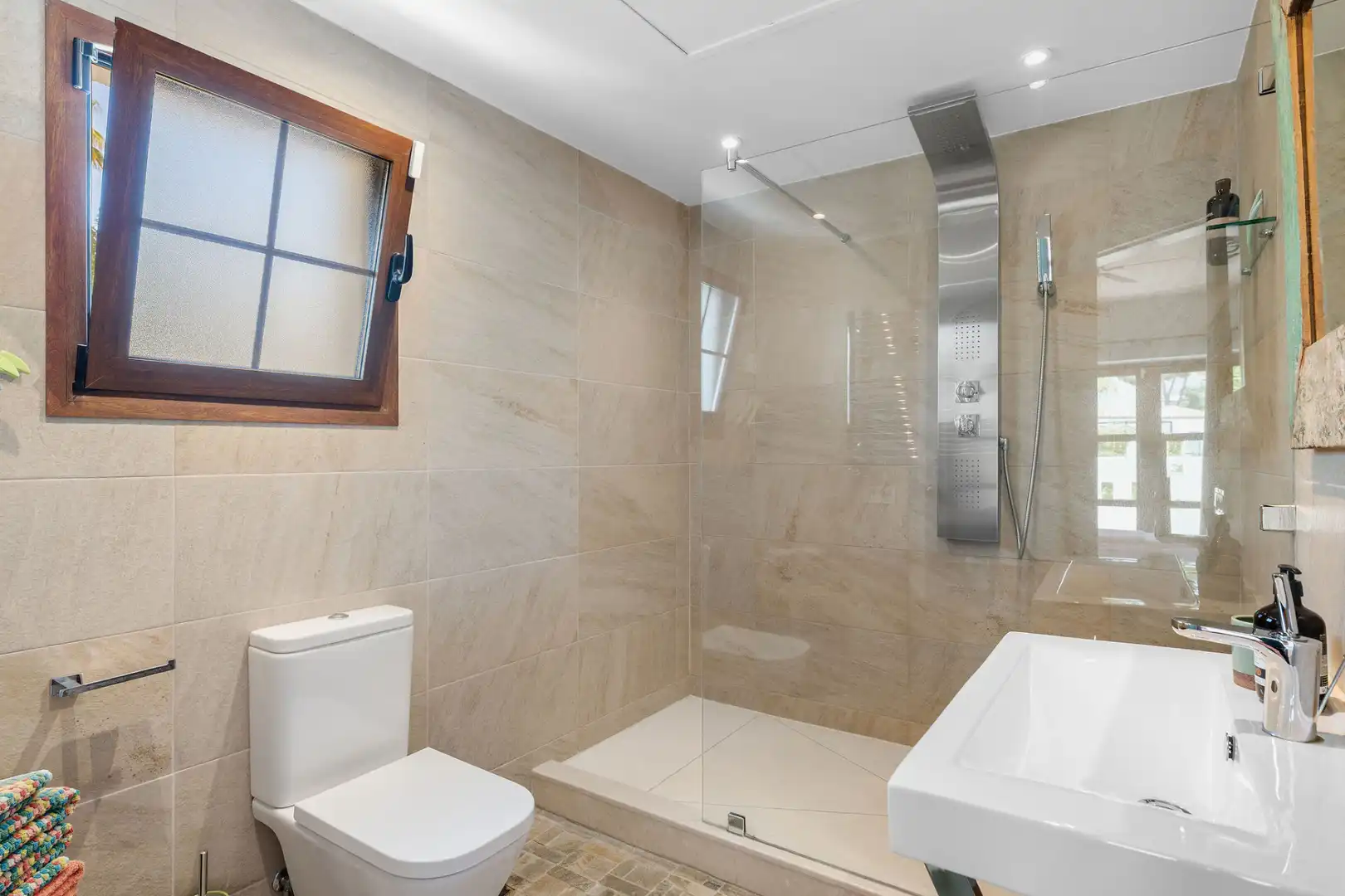 Baño de Casa o chalet en venta en Marbella con Aire acondicionado, Jardín privado y Terraza
