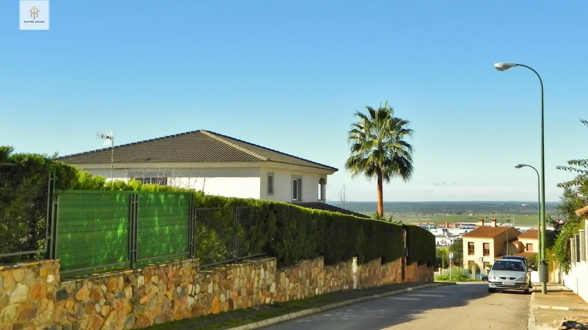 Vista exterior de Casa o xalet en venda en Cáceres amb Aire condicionat, Calefacció i Jardí privat
