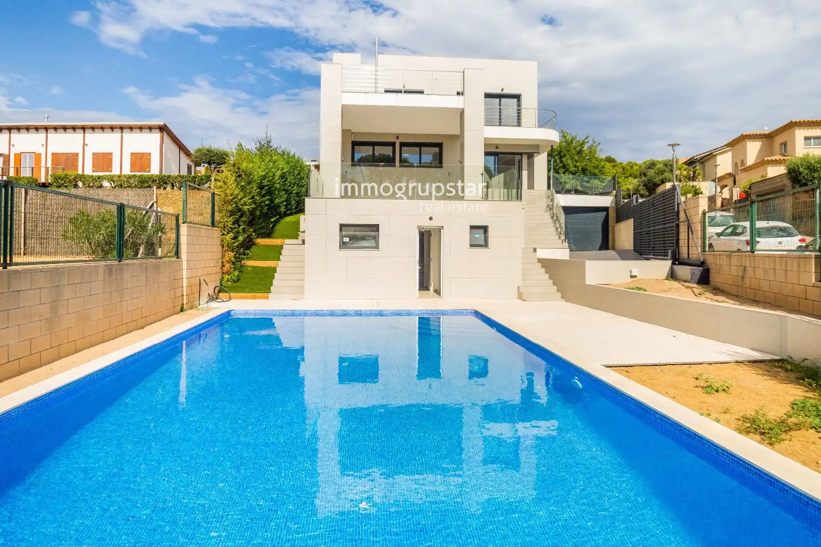 Vista exterior de Casa o xalet en venda en Palamós amb Aire condicionat, Calefacció i Terrassa