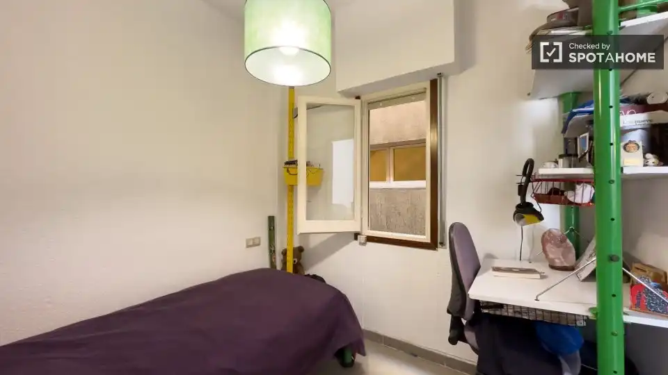 Habitación de Piso de alquiler en Barcelona con Aire acondicionado, Calefacción y Amueblado