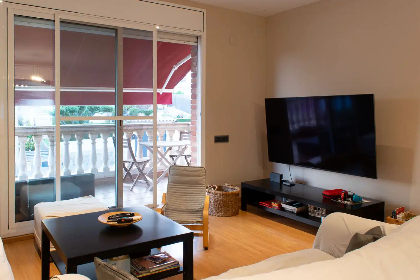 Sala de estar de Casa o chalet en venta en Roda de Berà con Aire acondicionado, Calefacción y Jardín privado