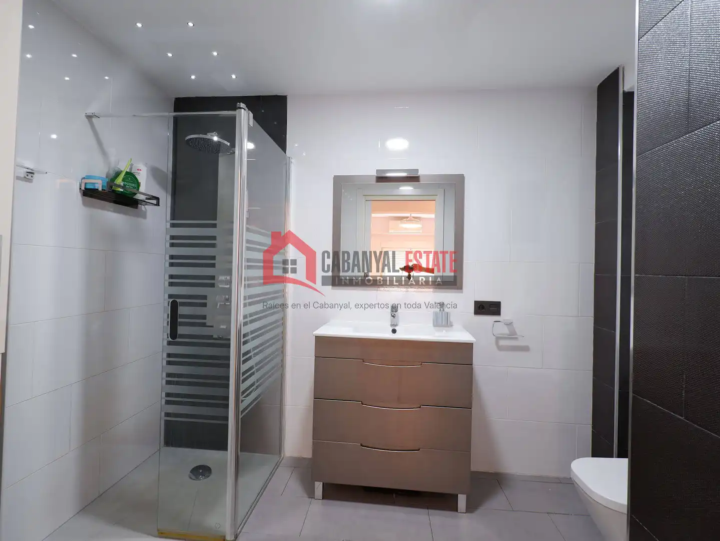 Baño de Apartamento en venta en Valencia con Aire acondicionado y Balcón