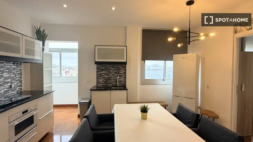 Comedor de Piso para compartir en Las Palmas de Gran Canaria con Aire acondicionado, Terraza y Amueblado