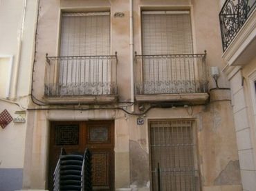 Maison rustique avec balcon à vendre à Monóvar  / Monòver