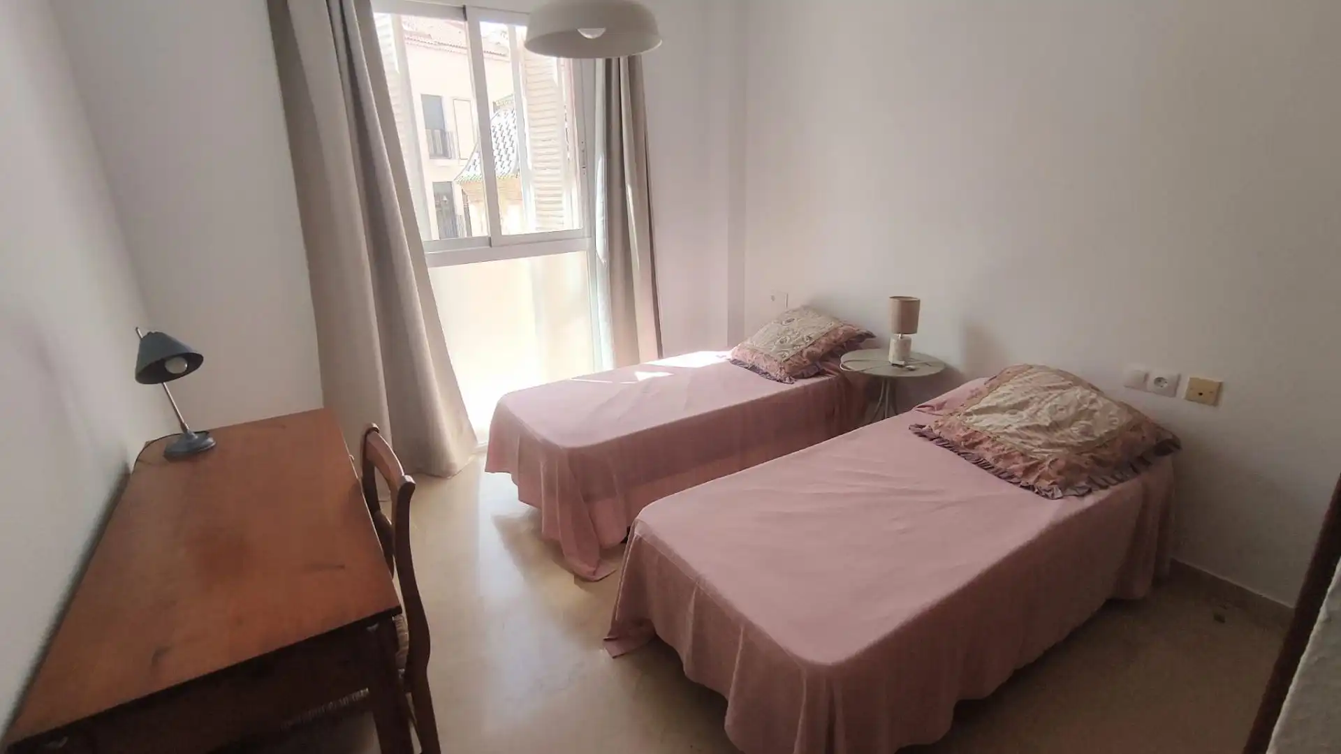 Habitación de Piso de alquiler en Málaga con Aire acondicionado, Calefacción y Amueblado