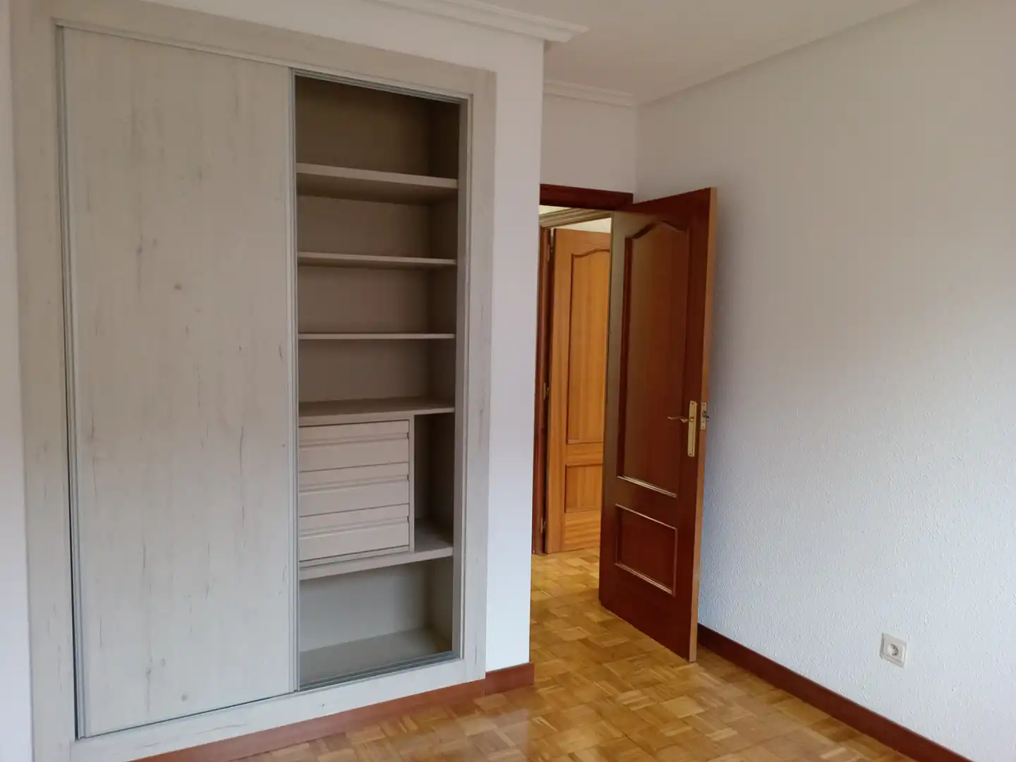 Bedroom of Flat for sale in Santa Marta de Tormes  with Air Conditioner, Heating and Parquet flooring