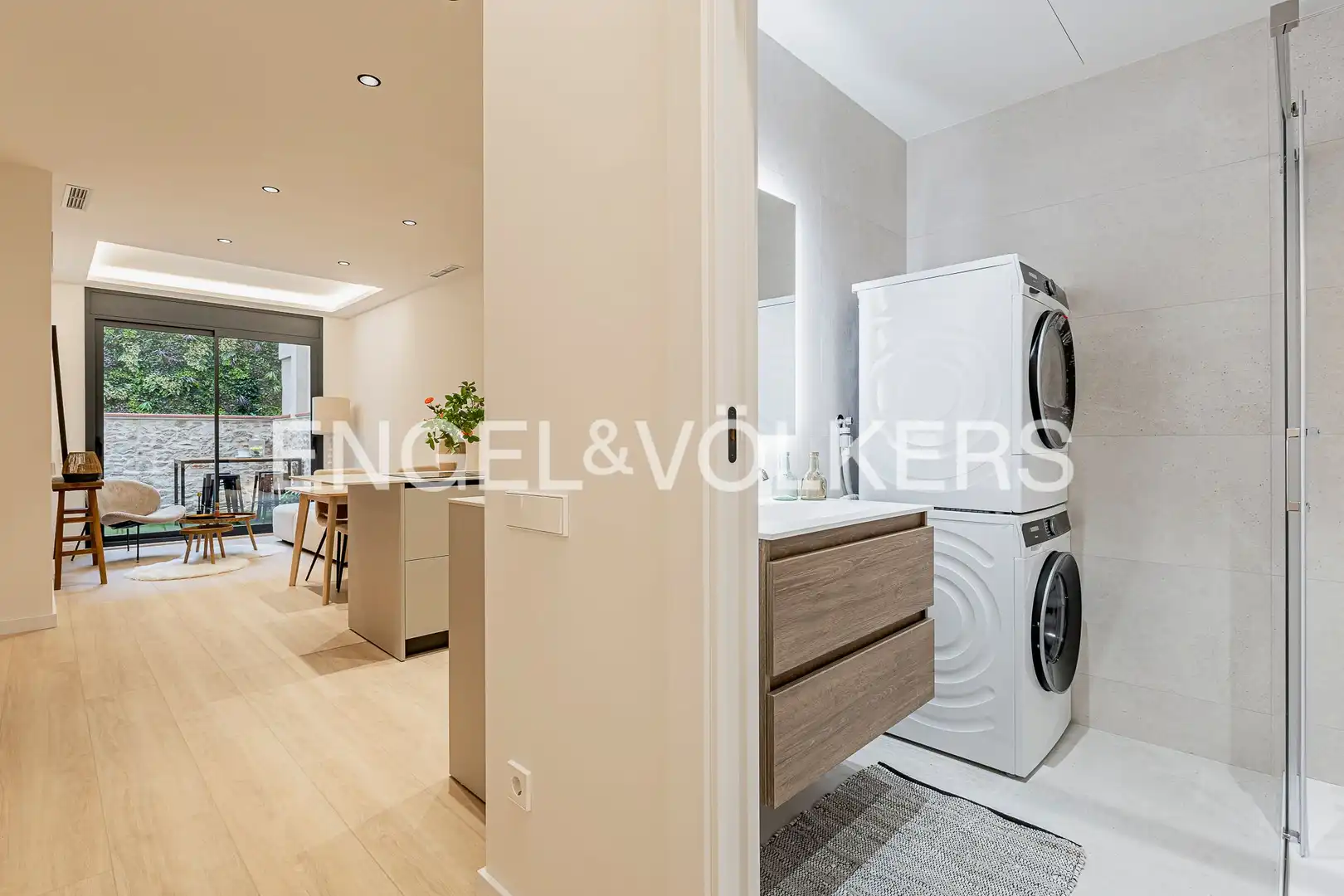 Außenansicht von Wohnung zum Verkauf in Barcelona mit Klimaanlage, Heizung und Privatgarten