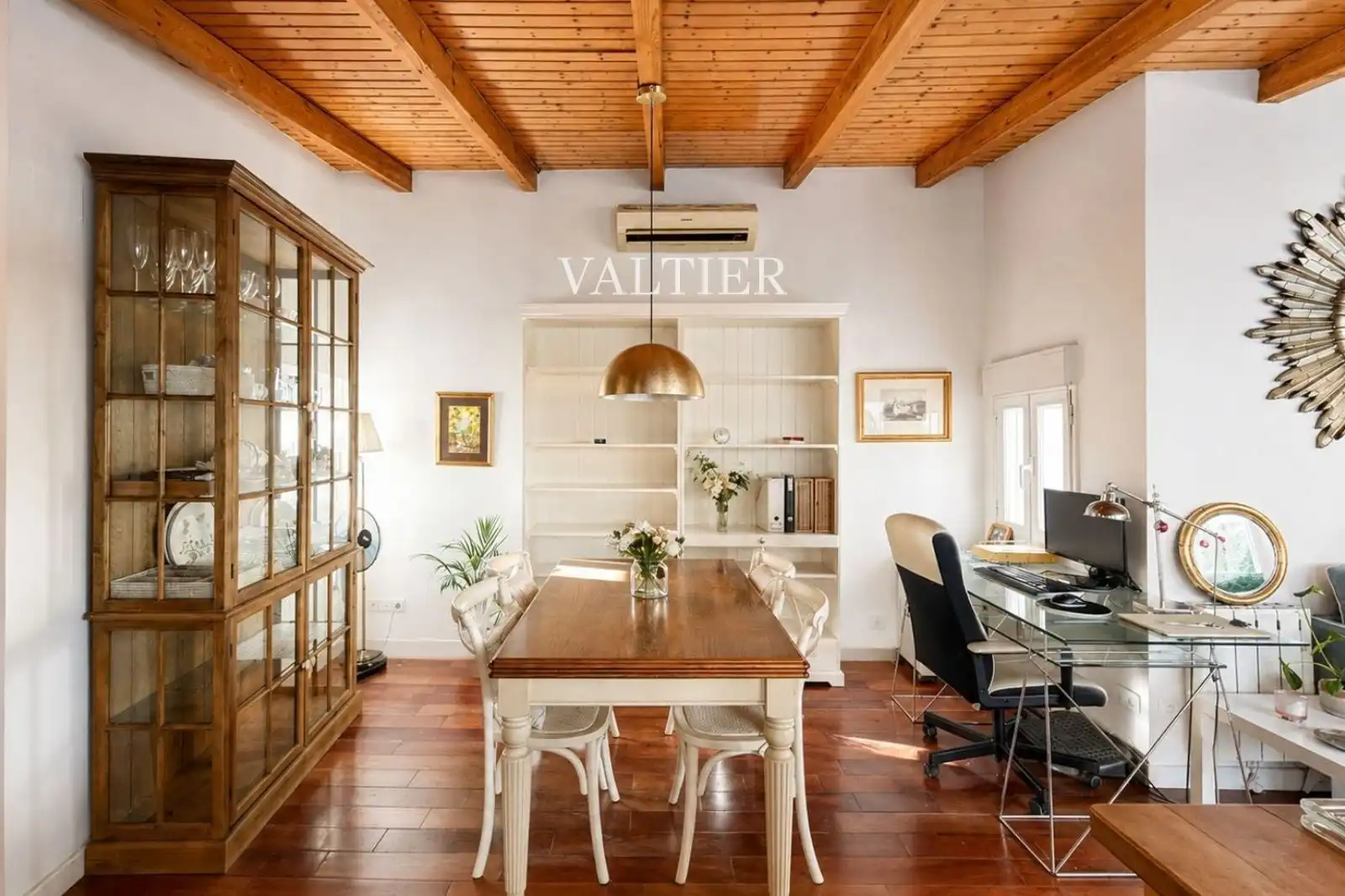 Comedor de Ático de alquiler en Madrid con Aire acondicionado, Terraza y Amueblado