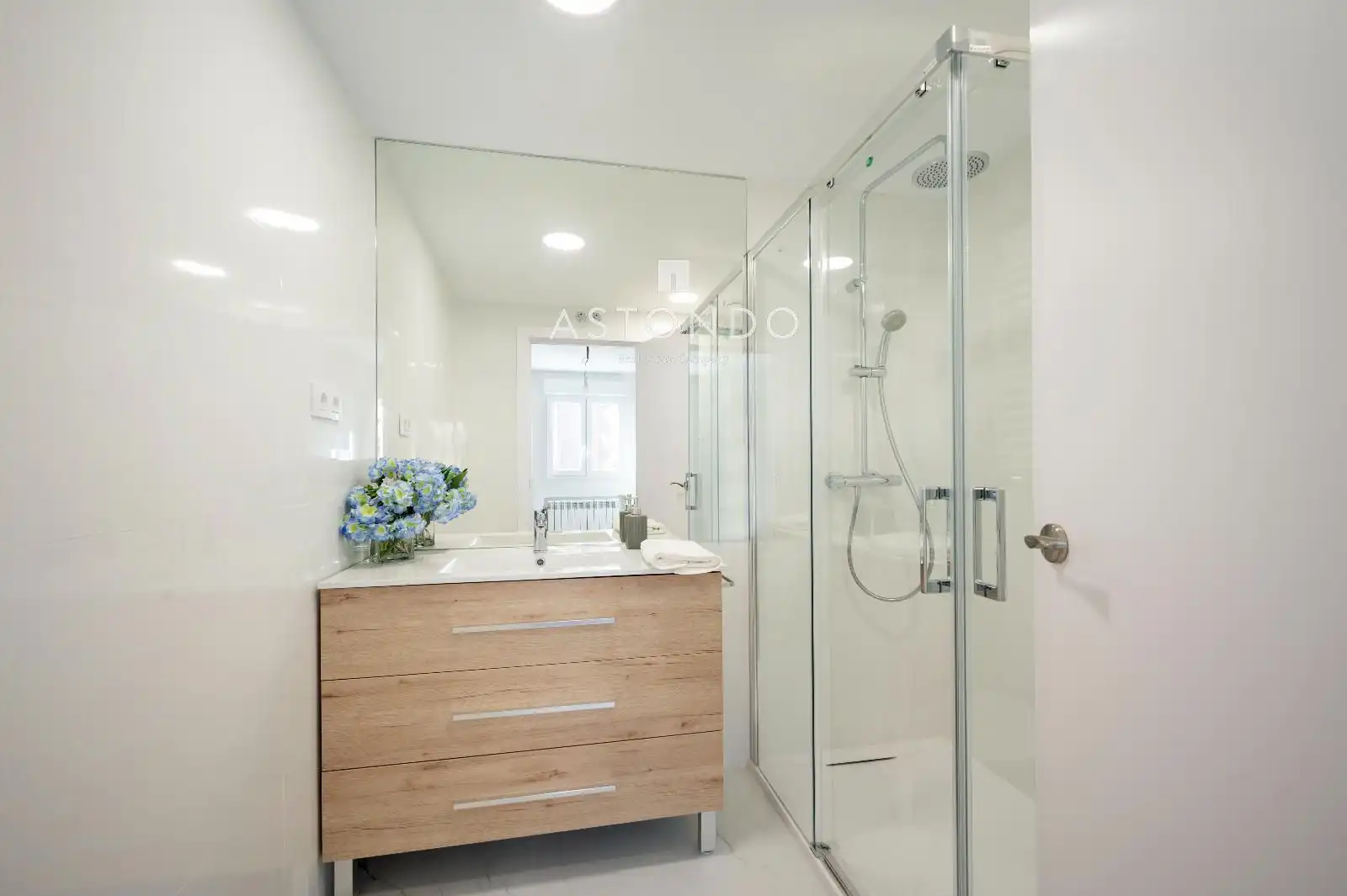 Baño de Piso de alquiler en Madrid con Aire acondicionado, Calefacción y Piscina