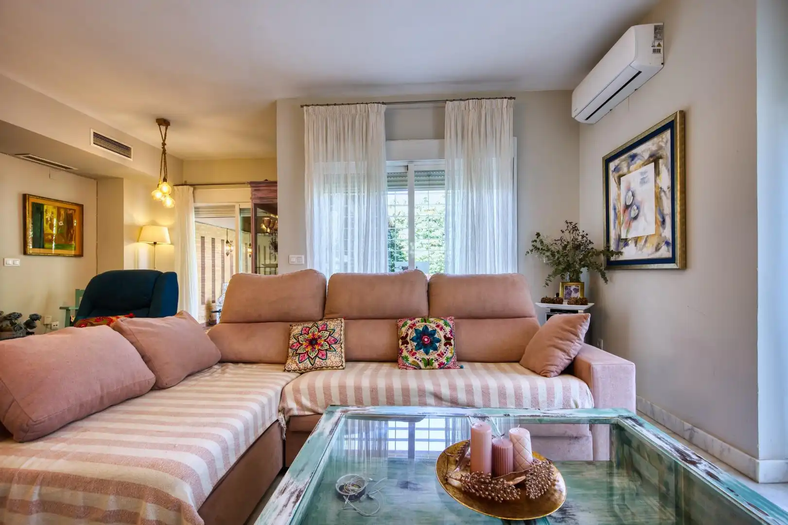 Living room of Detached homes for sale in Espartinas  with Air Conditioner, Heating and Private garden