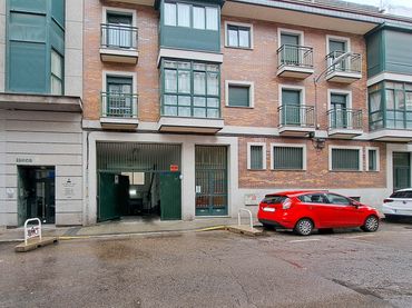 Individual amb ascensor en venda a Calle de Florencio García 3