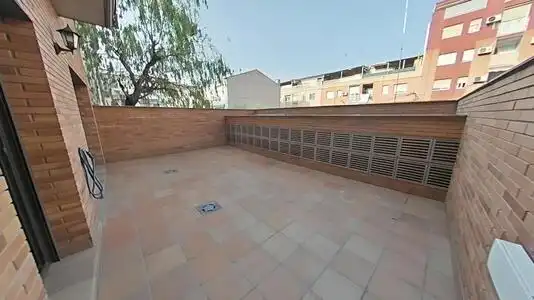 Terrassa de Pis en venda en Santa Perpètua de Mogoda amb Calefacció, Terrassa i Alarma