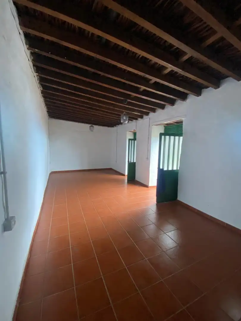 Casa o xalet en venda en Frontera amb Jardí privat