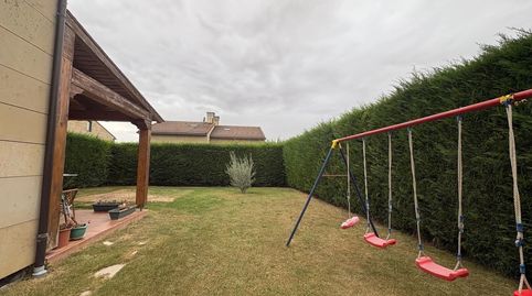 Foto 2 de Casa adosada en venta en la Encina, Villariezo, Burgos